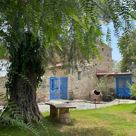 Affittacamere Cecilias Courtyard Malya Esterno foto